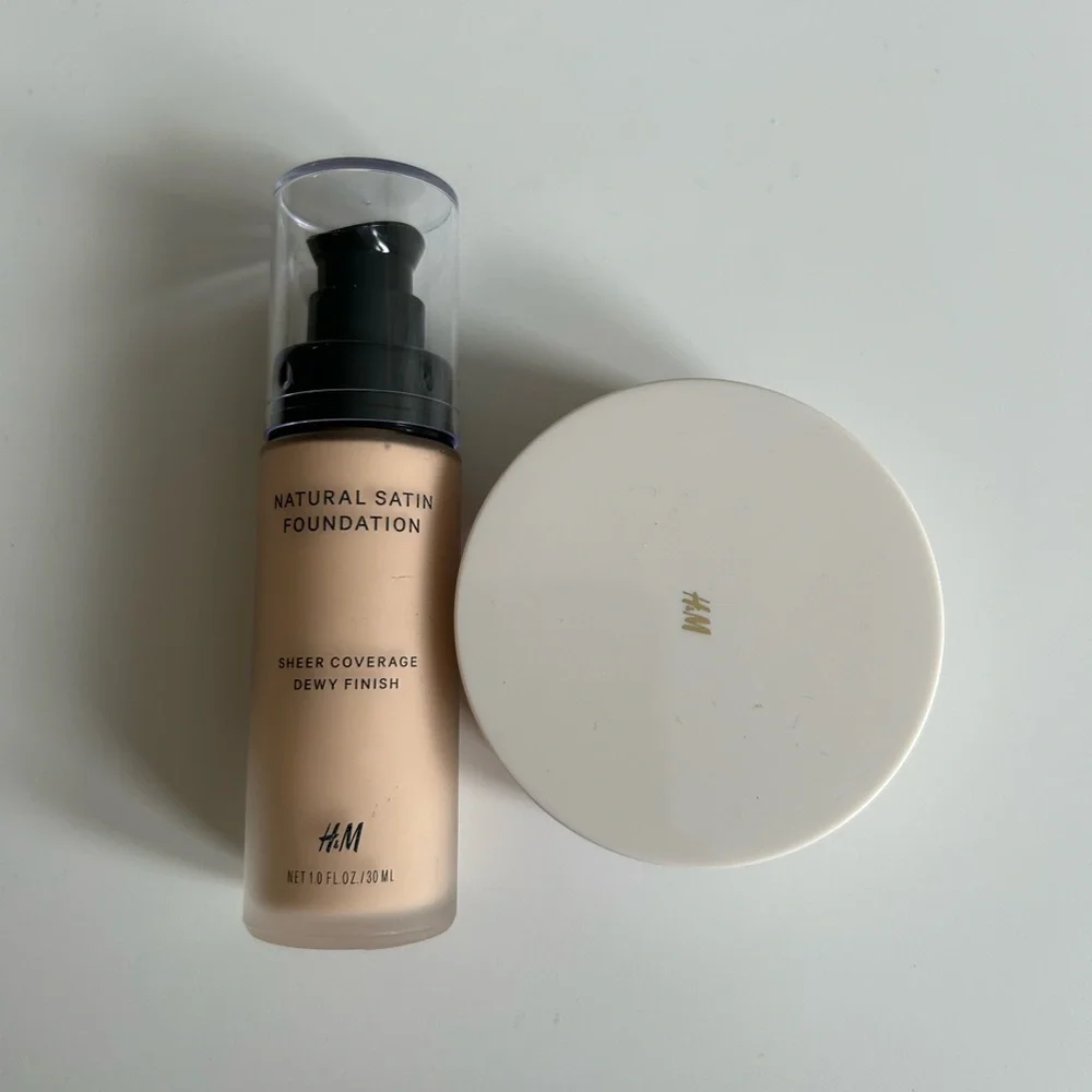 BRAND NEW H&M Foundation and Powder